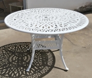 Белый стол из литого алюминия 120 см